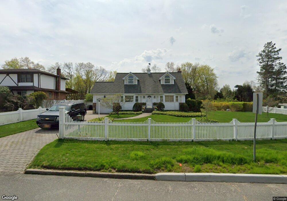 2 Hubbell St, ComMacK, NY 11725 - photo 1