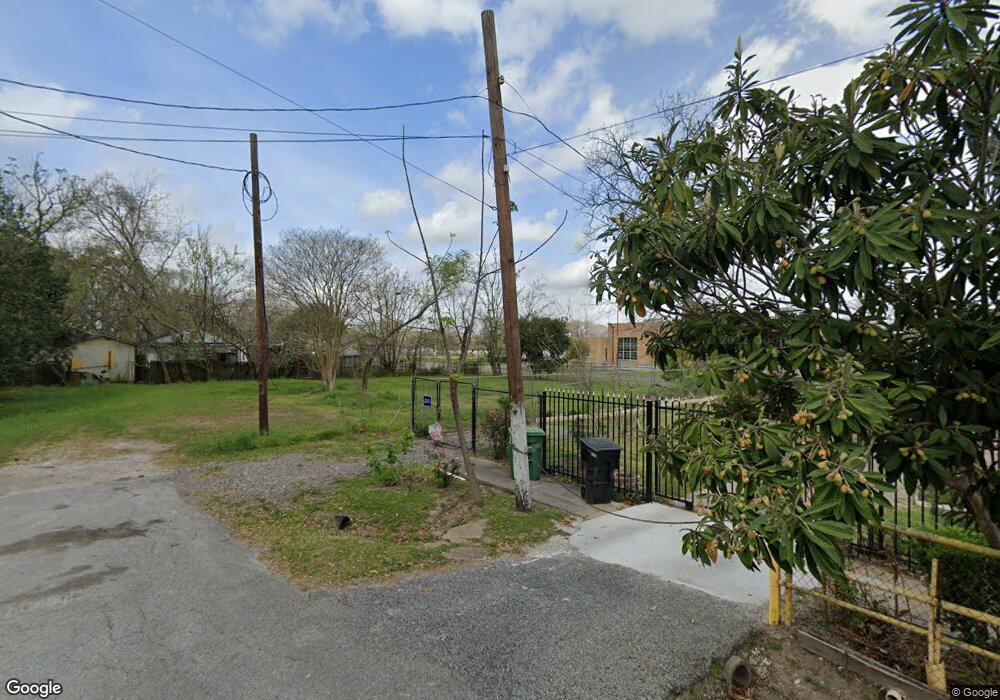 3025 Bringhurst St, Houston, TX 77026 - photo 1