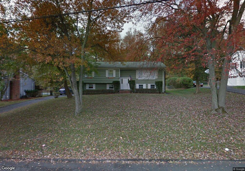 561 Babbling Brook Ln, Valley Cottage, NY 10989 - photo 1