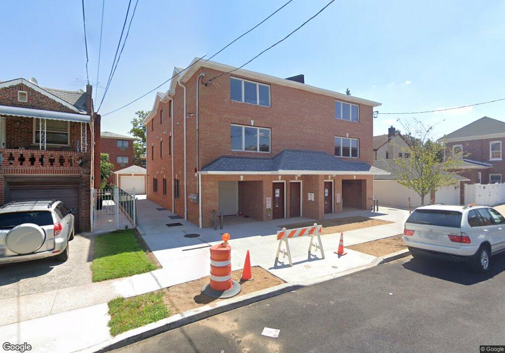 6135 166th St, Fresh Meadows, NY 11365 - photo 1