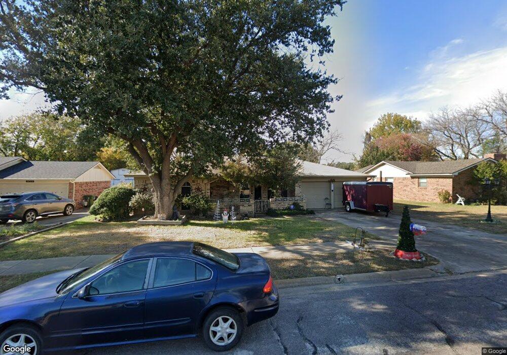 6513 Riddle Dr, North Richland Hills, TX 76182 - photo 1