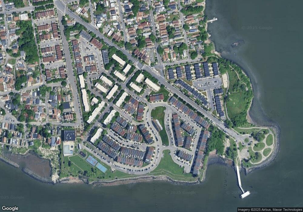 150 Surf Dr unit 482, Bronx, NY 10473 - photo 1