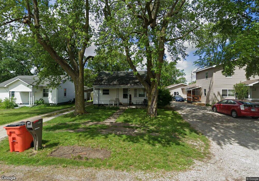 717 N 1st Division St, Mattoon, IL 61938 - photo 1
