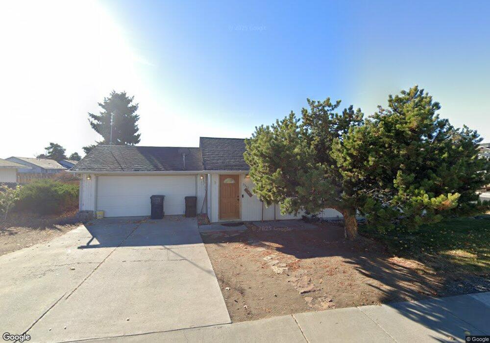 3342 SW Reindeer Ave, Redmond, OR 97756 - photo 1