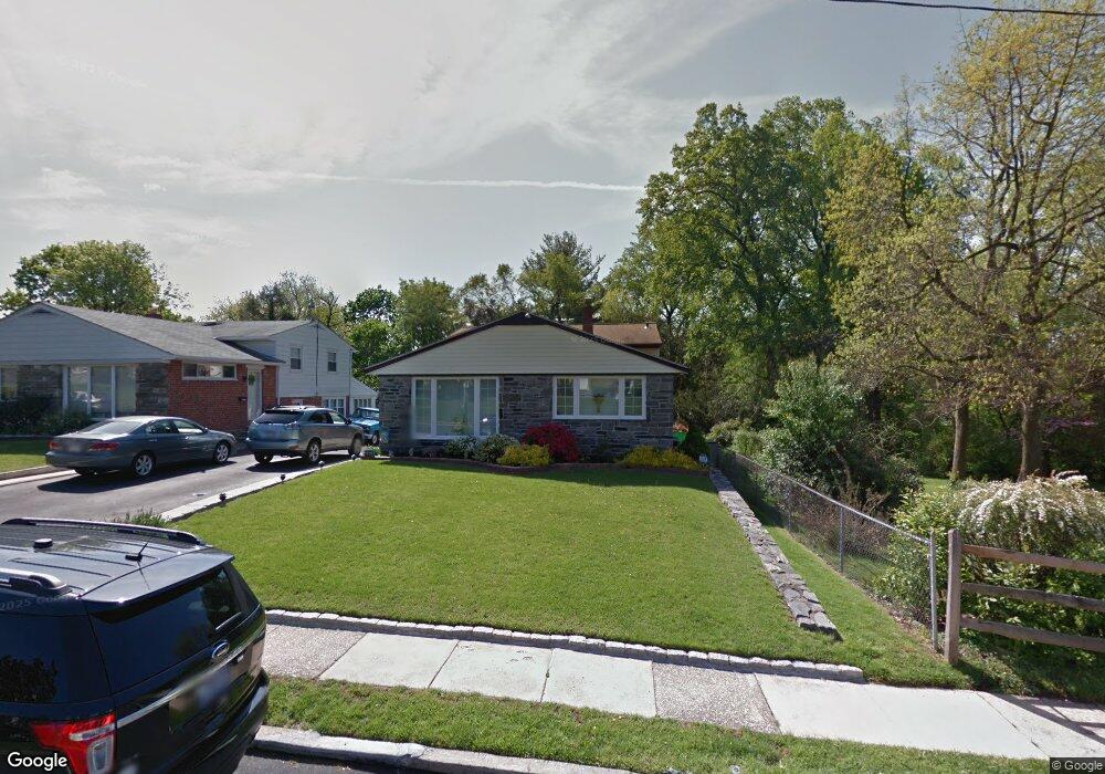 137 Greenbrier Ln, Havertown, PA 19083 - photo 1