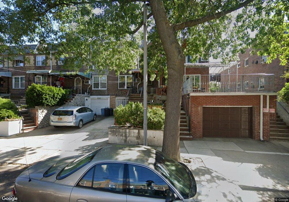 53137 63rd St, Maspeth, NY 11378 - photo 1