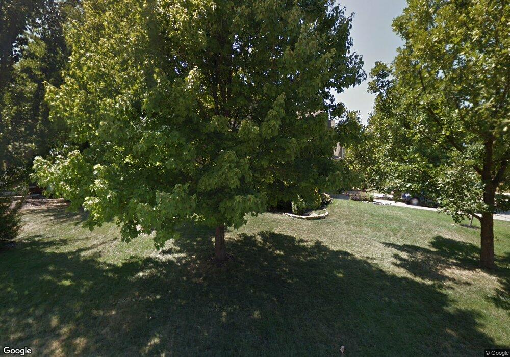 4924 Roundtree St, Shawnee, KS 66226 - photo 1