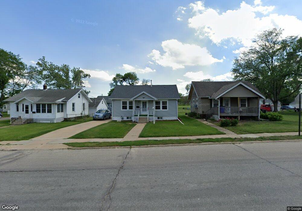 1305 F Ave NW, Cedar Rapids, IA 52405 - photo 1