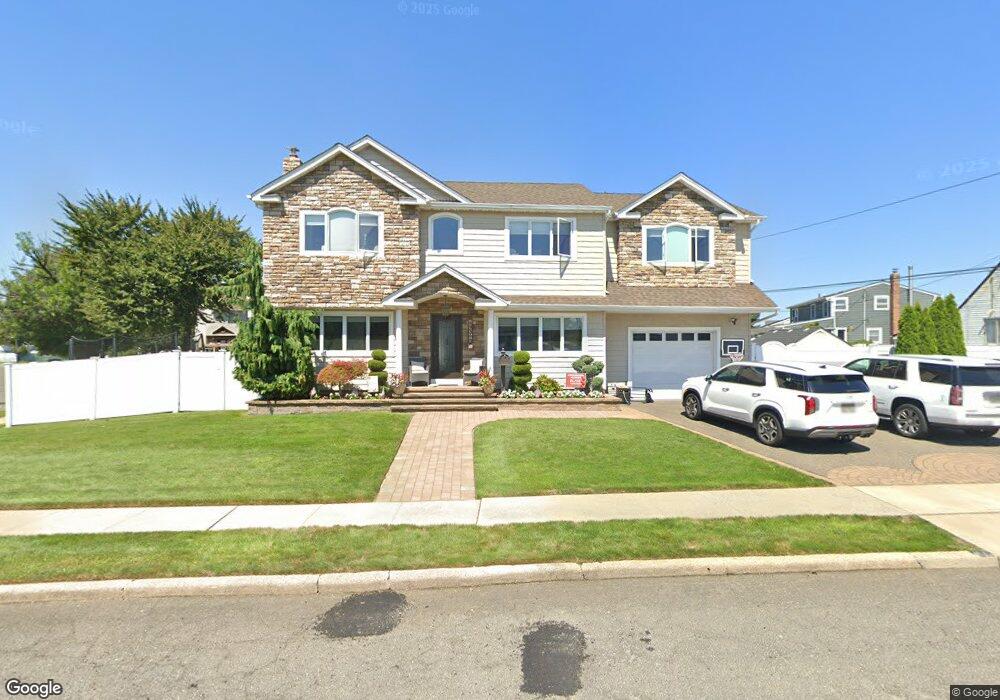 454 Russet Rd, Seaford, NY 11783 - photo 1