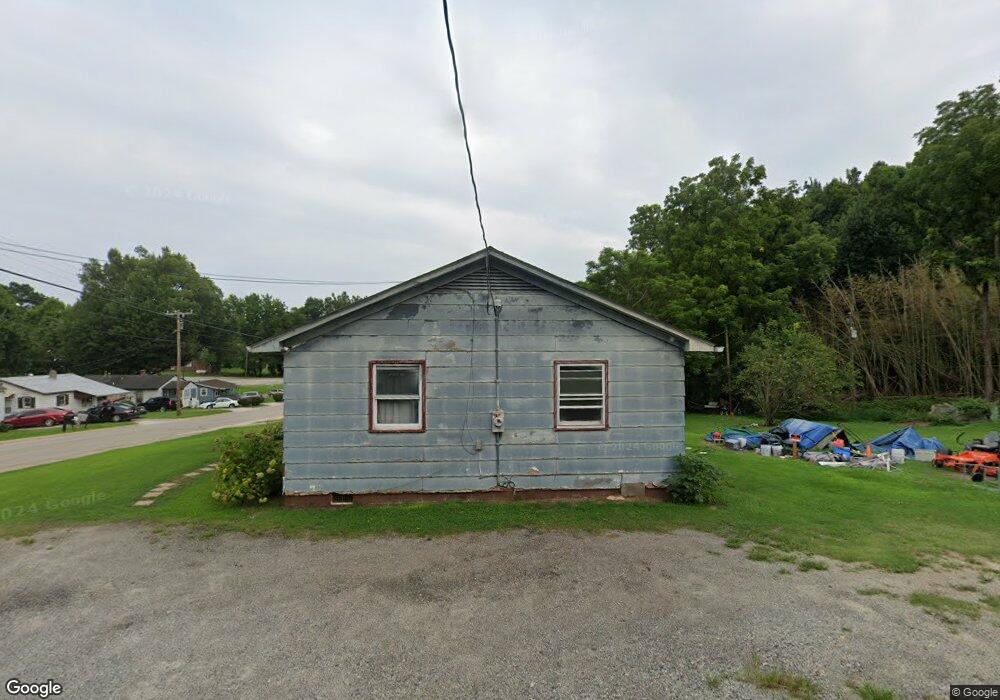 1101 Mecklenburg Ave, Victoria, VA 23974 - photo 1