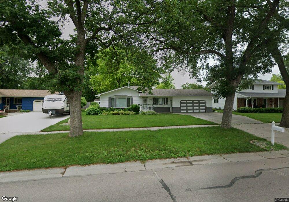3252 Elm St N, Fargo, ND 58102 - photo 1