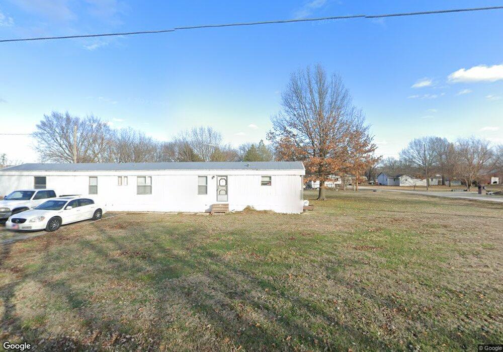 1901 Boyd Ave, Parsons, KS 67357 - photo 1