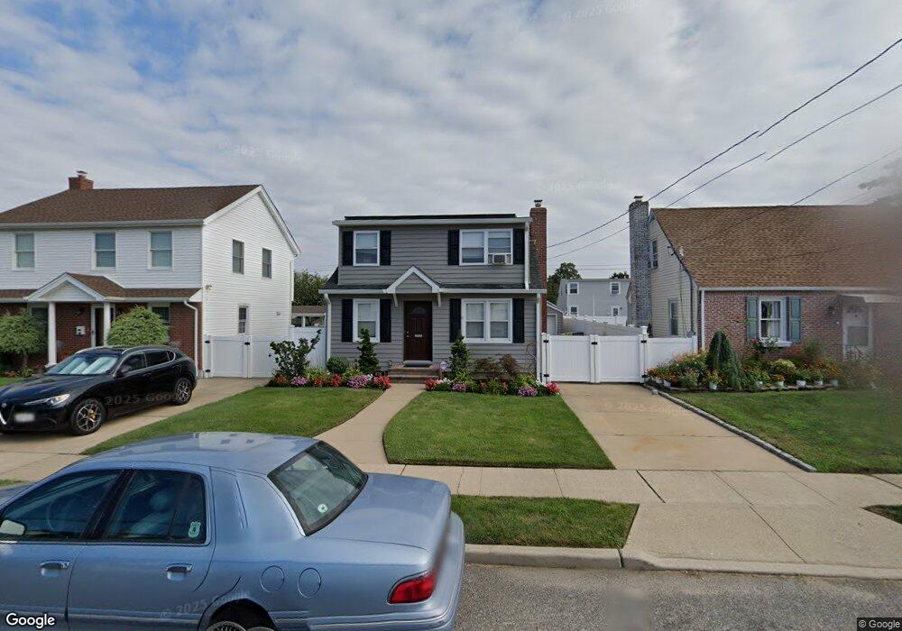 638 Wool Ave, Franklin Square, NY 11010 - photo 1