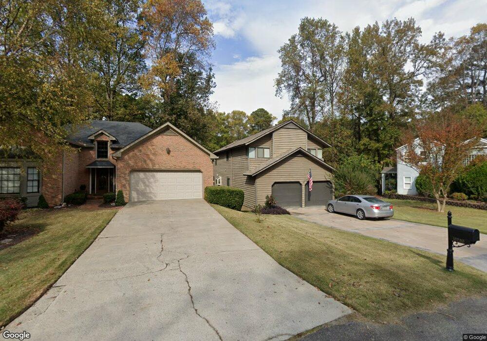 10280 Kinross Rd, Roswell, GA 30076 - photo 1