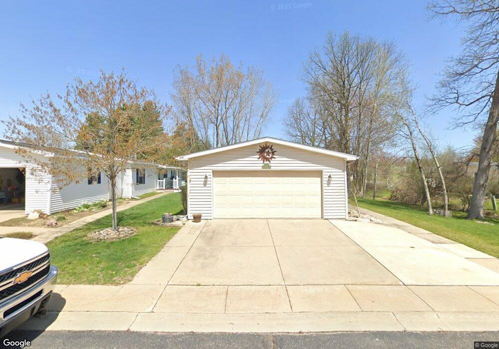 880 Tupper Ct, Linden, MI 48451 - photo 1