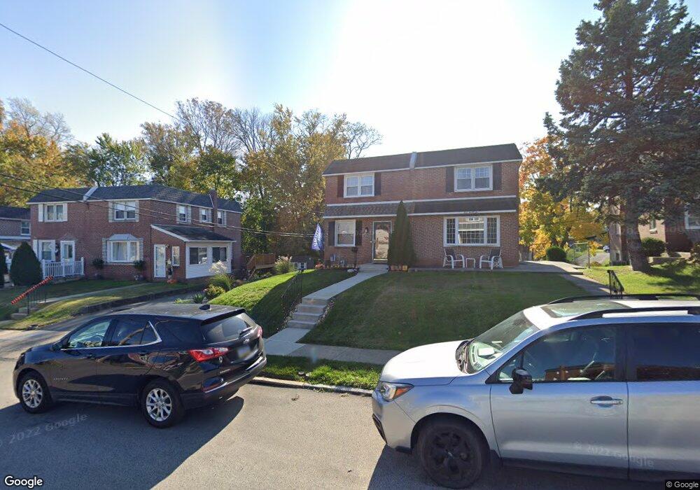 424 Lakeview Dr, Ridley Park, PA 19078 - photo 1