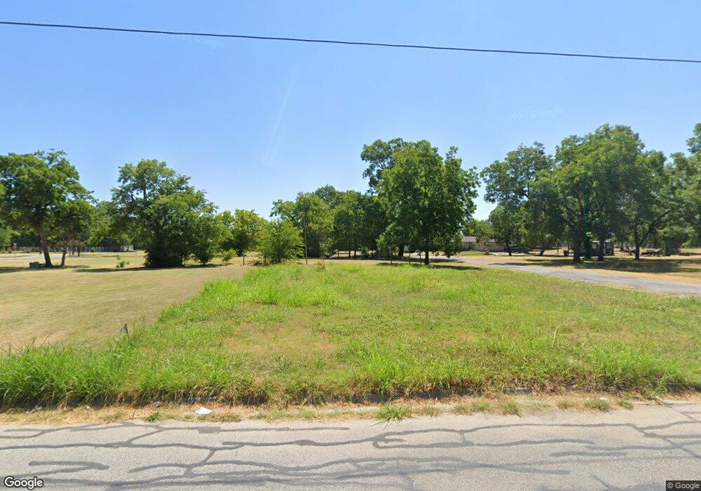 420 Throckmorton St, Gainesville, TX 76240 - photo 1