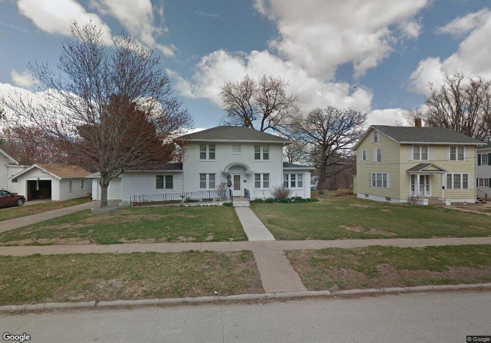 201 E Washington Ave, Shenandoah, IA 51601 - photo 1