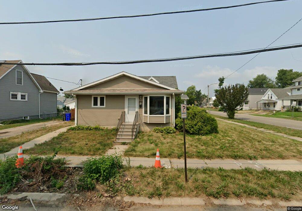 403 8th Ave SW, Cedar Rapids, IA 52404 - photo 1