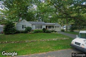 5 Sylvan Ln, Cumberland Foreside, ME 04110