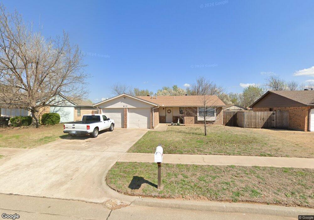 612 N Ramblin Oaks Dr, Moore, OK 73160 - photo 1