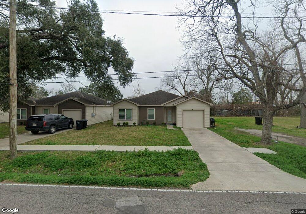 508 W Willis St, Alvin, TX 77511 - photo 1