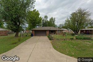 305 SW 8th St, Minco, OK 73059