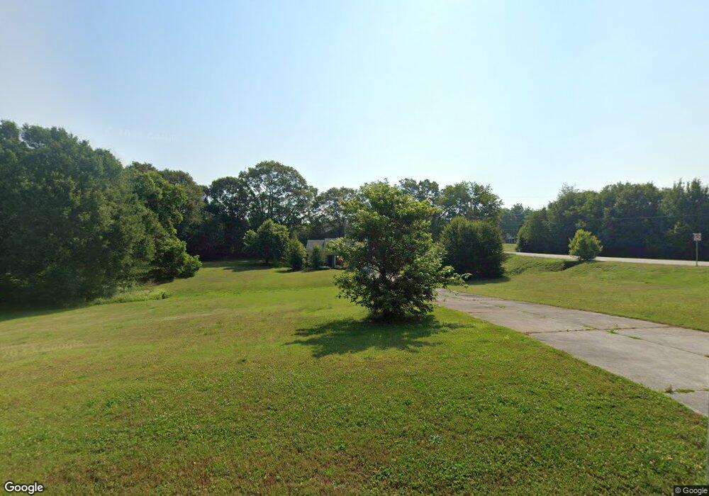 801 Custom Ln, Winder, GA 30680 - photo 1