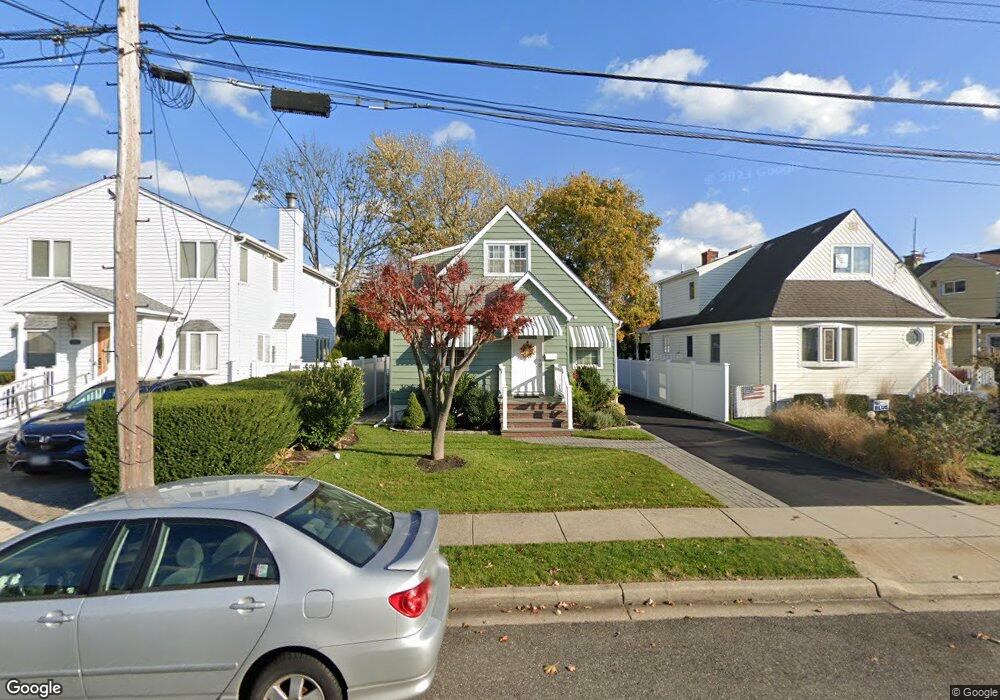 3157 Roxbury Rd, Oceanside, NY 11572 - photo 1