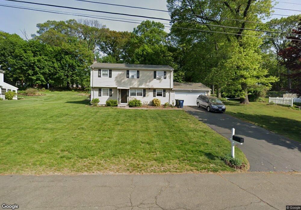 27 Sunnycrest Rd, Trumbull, CT 06611 - photo 1