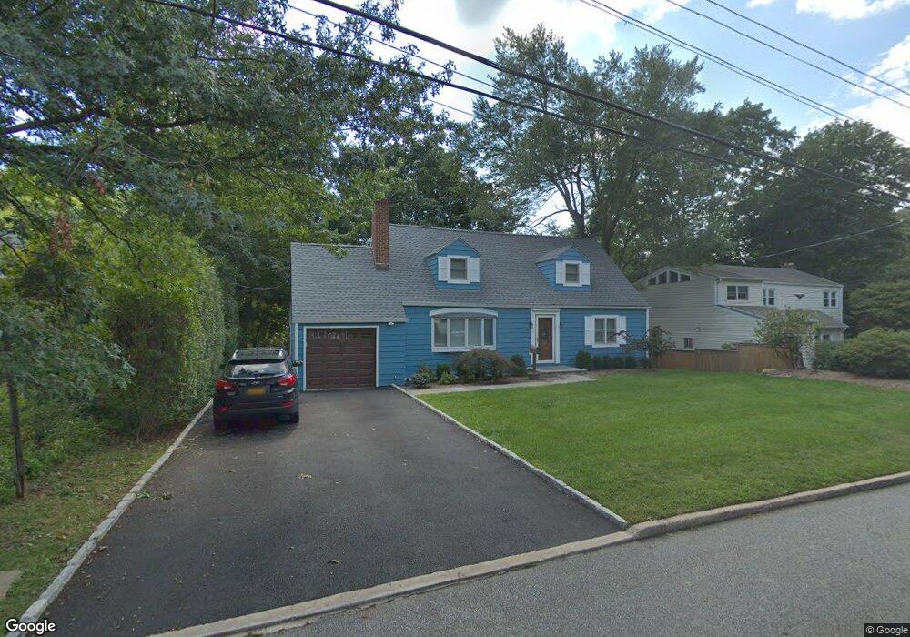 10 Crest Dr, Tarrytown, NY 10591 - photo 1