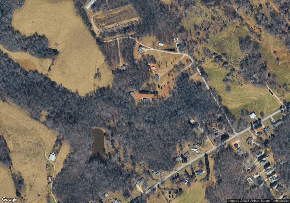 295 Erwin Rd, Cornelia, GA 30531 - photo 1