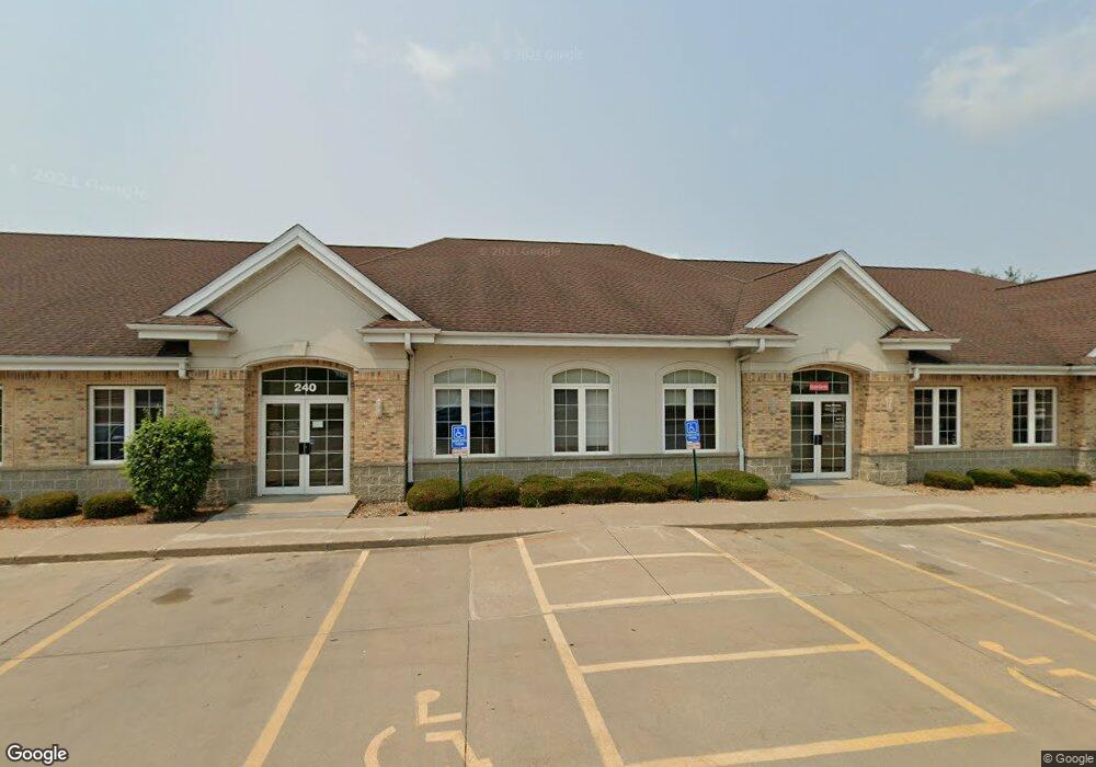 240 Wiley Blvd SW, Cedar Rapids, IA 52404 - photo 1