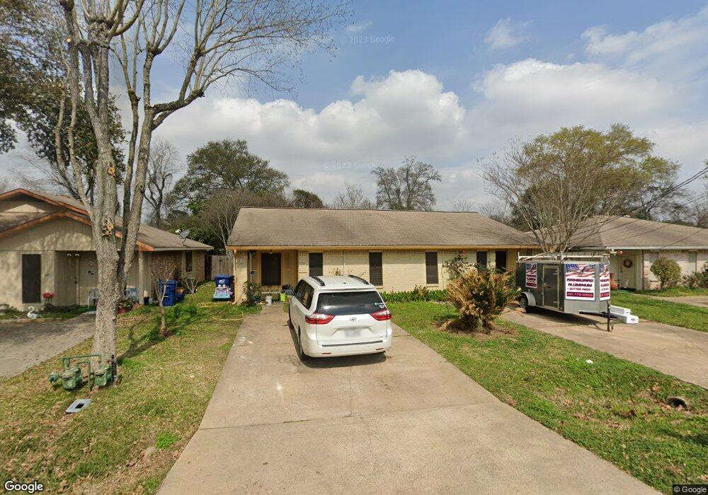 1118 Summit Dr, Tomball, TX 77375 - photo 1