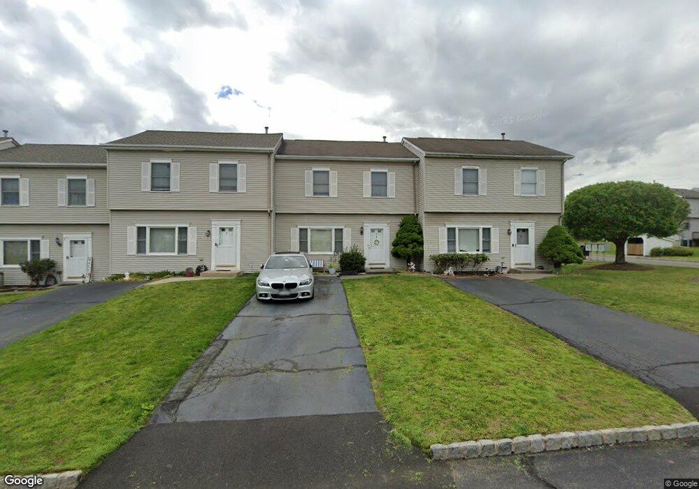 4 Komonchak Cir, West Haverstraw, NY 10993 - photo 1