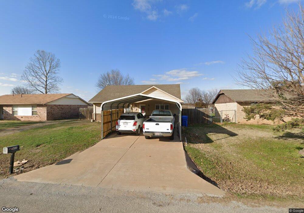 1015 W E Ave, Cache, OK 73527 - photo 1