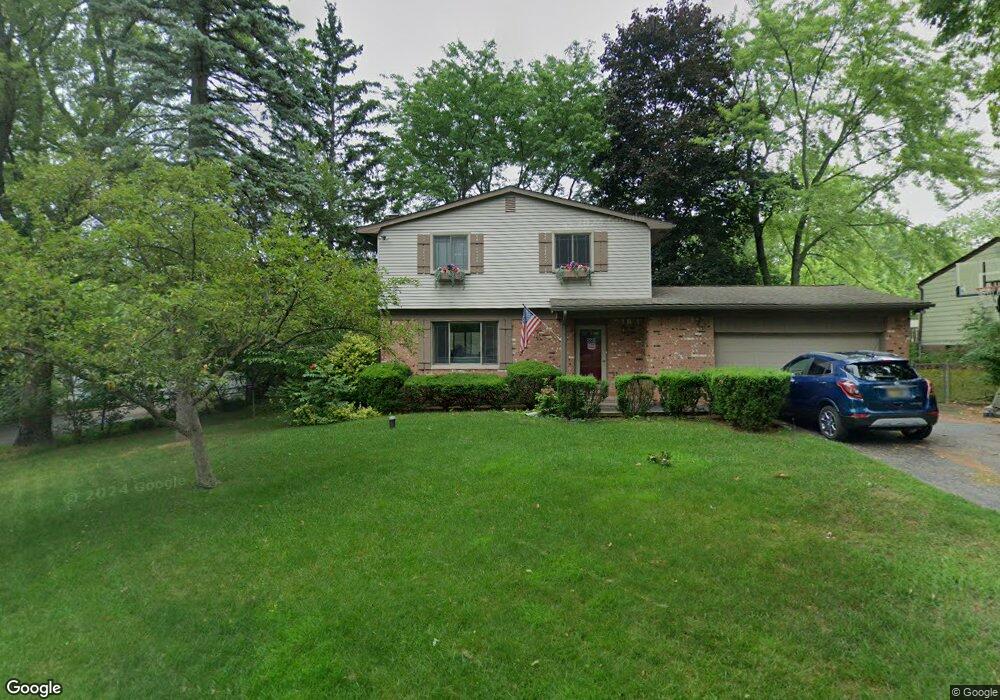 4345 Bunker Ave, West Bloomfield, MI 48323 - photo 1