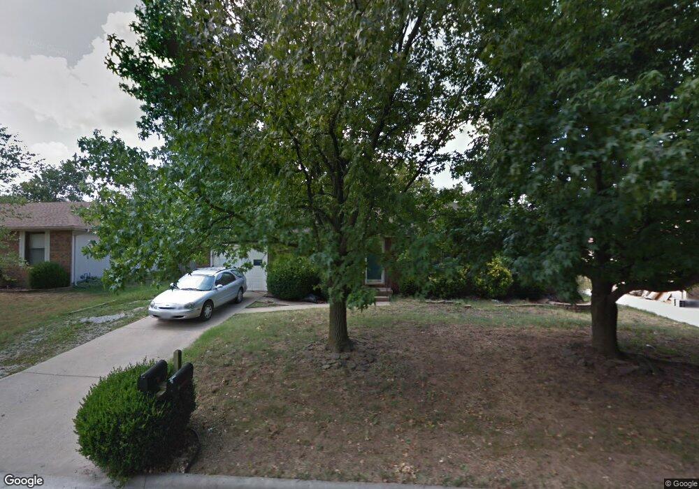 208 E Scott Wayne Dr, Nixa, MO 65714 - photo 1