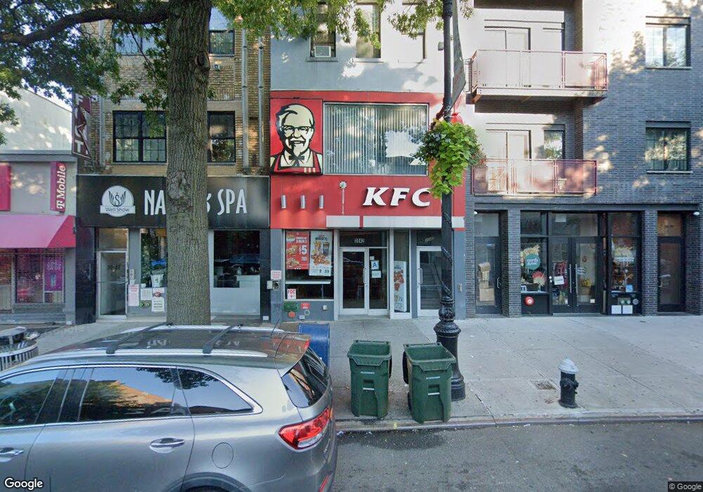 3042 Steinway St, Long Island City, NY 11103 - photo 1