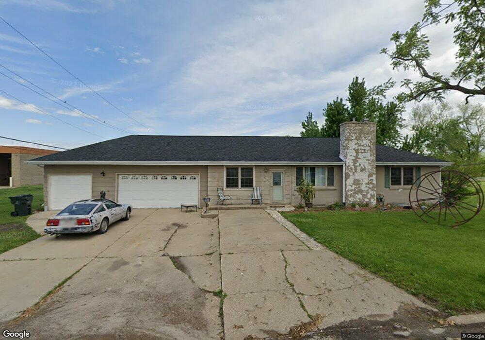 430 28th Ave SW, Cedar Rapids, IA 52404 - photo 1