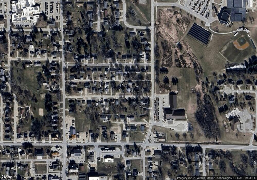 127 Cedar St, West Union, IA 52175 - photo 1