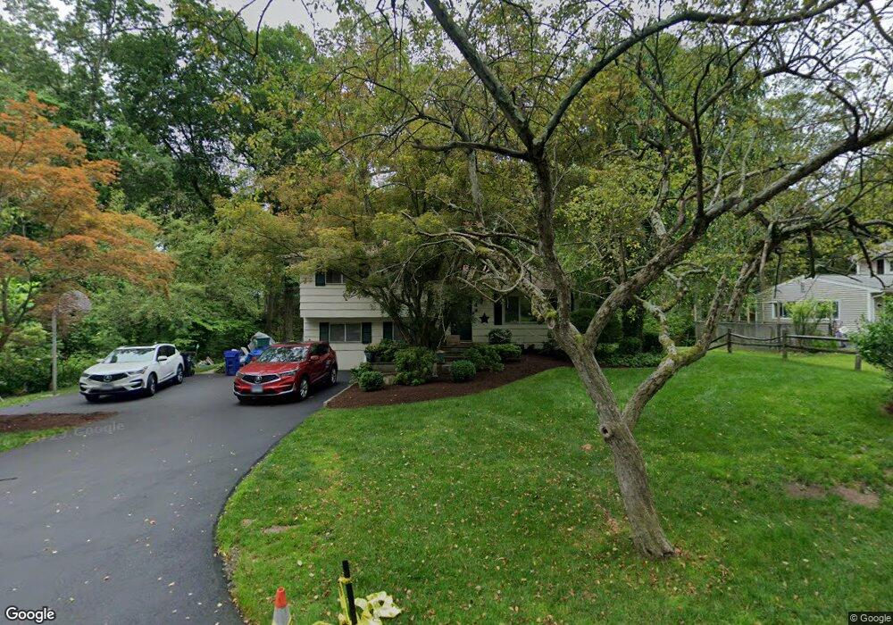 4 Wakerobin Rd, Norwalk, CT 06851 - photo 1