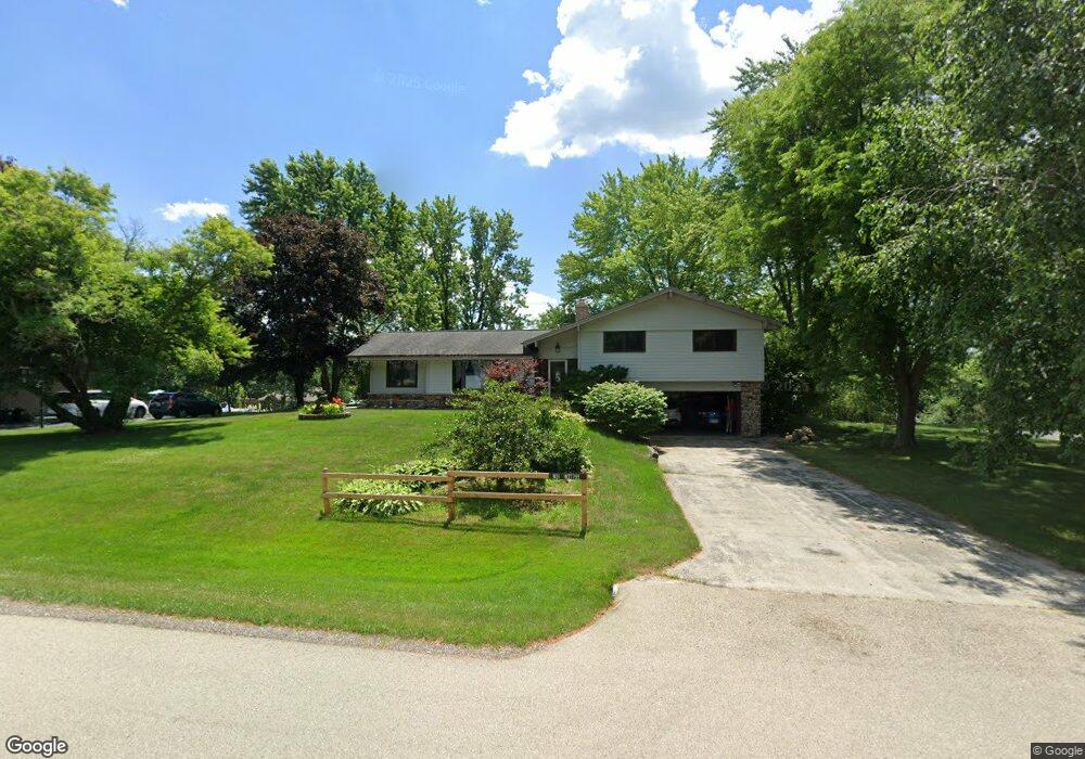 N51W27795 N Willow Creek Dr, Pewaukee, WI 53072 - photo 1