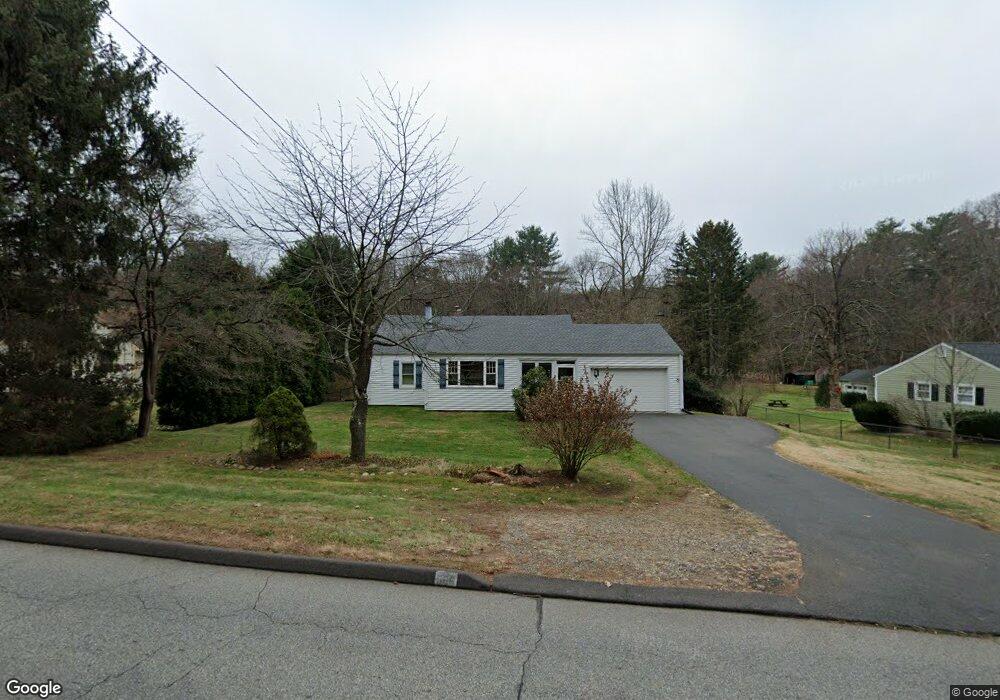 566 Neipsic Rd, Glastonbury, CT 06033 - photo 1