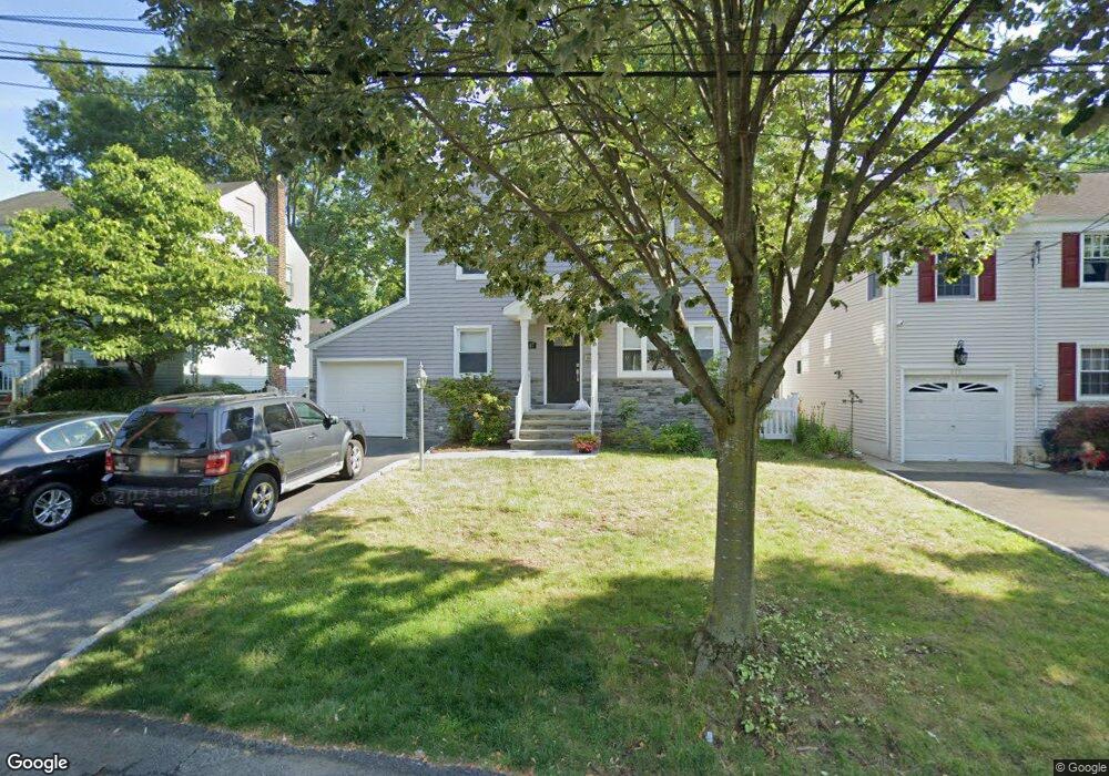 107 Surrey Ln, River Edge, NJ 07661 - photo 1