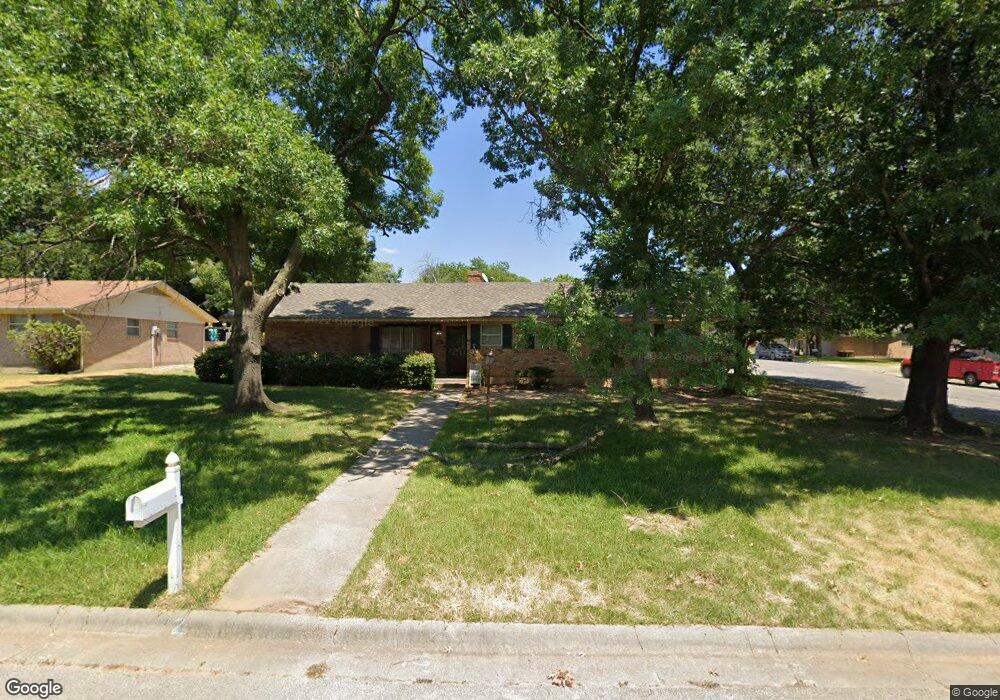 2 Scotsmeadow St, Gainesville, TX 76240 - photo 1