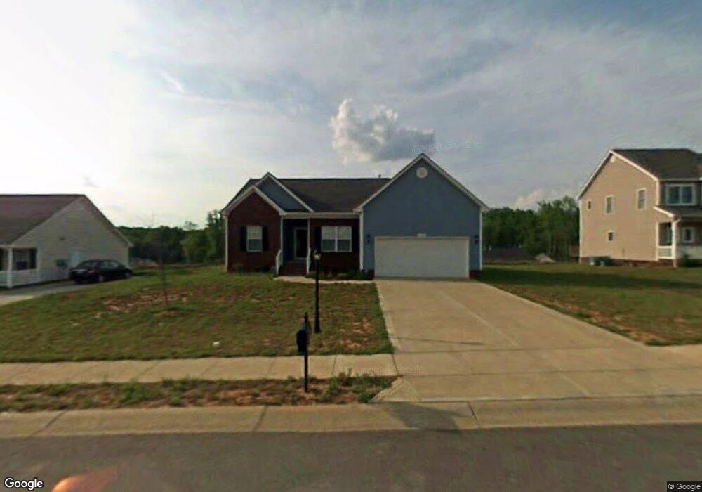 539 Pennyfields Ln, Clover, SC 29710 - photo 1