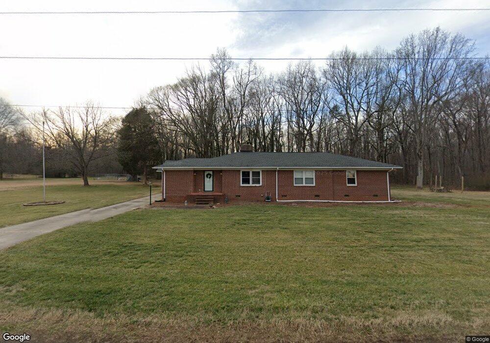 1711 Beamguard Rd, Clover, SC 29710 - photo 1