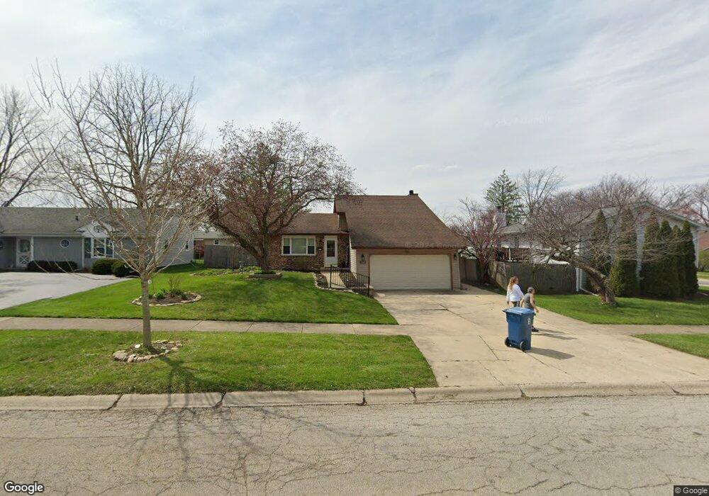 872 Laurel Dr, Aurora, IL 60506 - photo 1