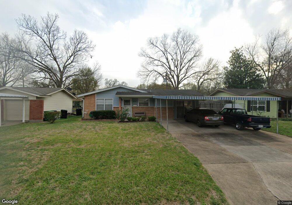 407 Surratt Dr, Houston, TX 77091 - photo 1